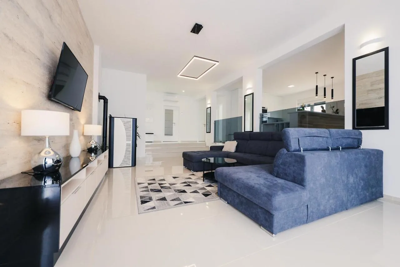 Modern Villa M&M, Zaton  자톤