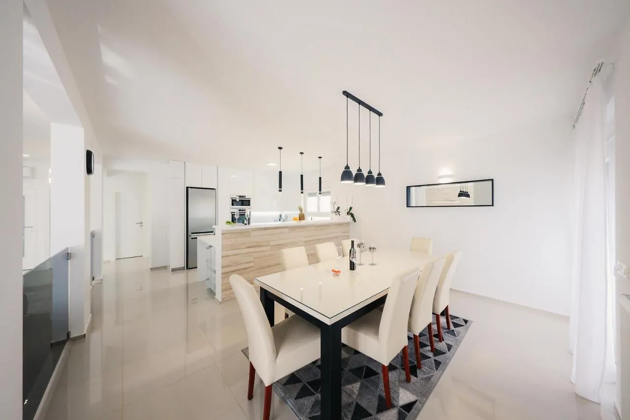 Modern Villa M&M, Zaton  자톤